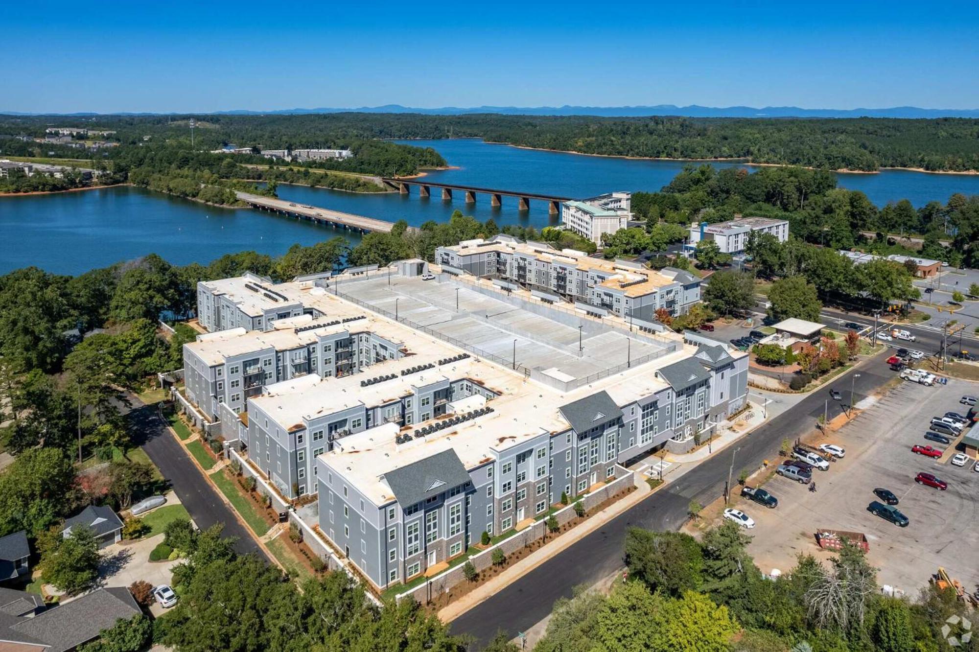Apartment Dockside Hartwell 2br With Unique Amenities Clemson